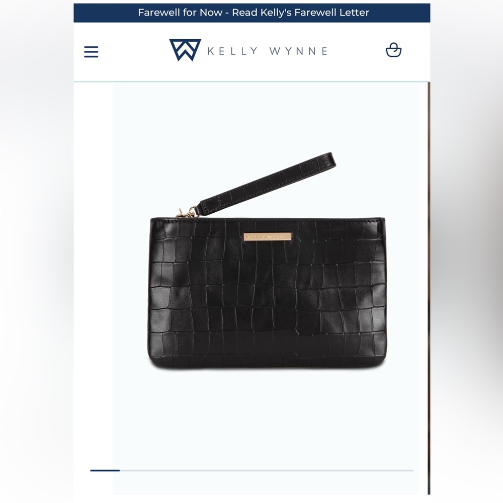 NWT Kelly Wynne 3 in 1 Wristlet
(No longer sold.)